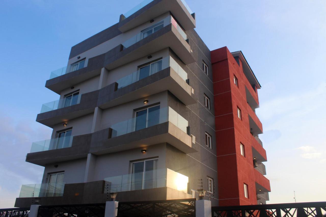 Montecito Apartments Accra Exteriör bild